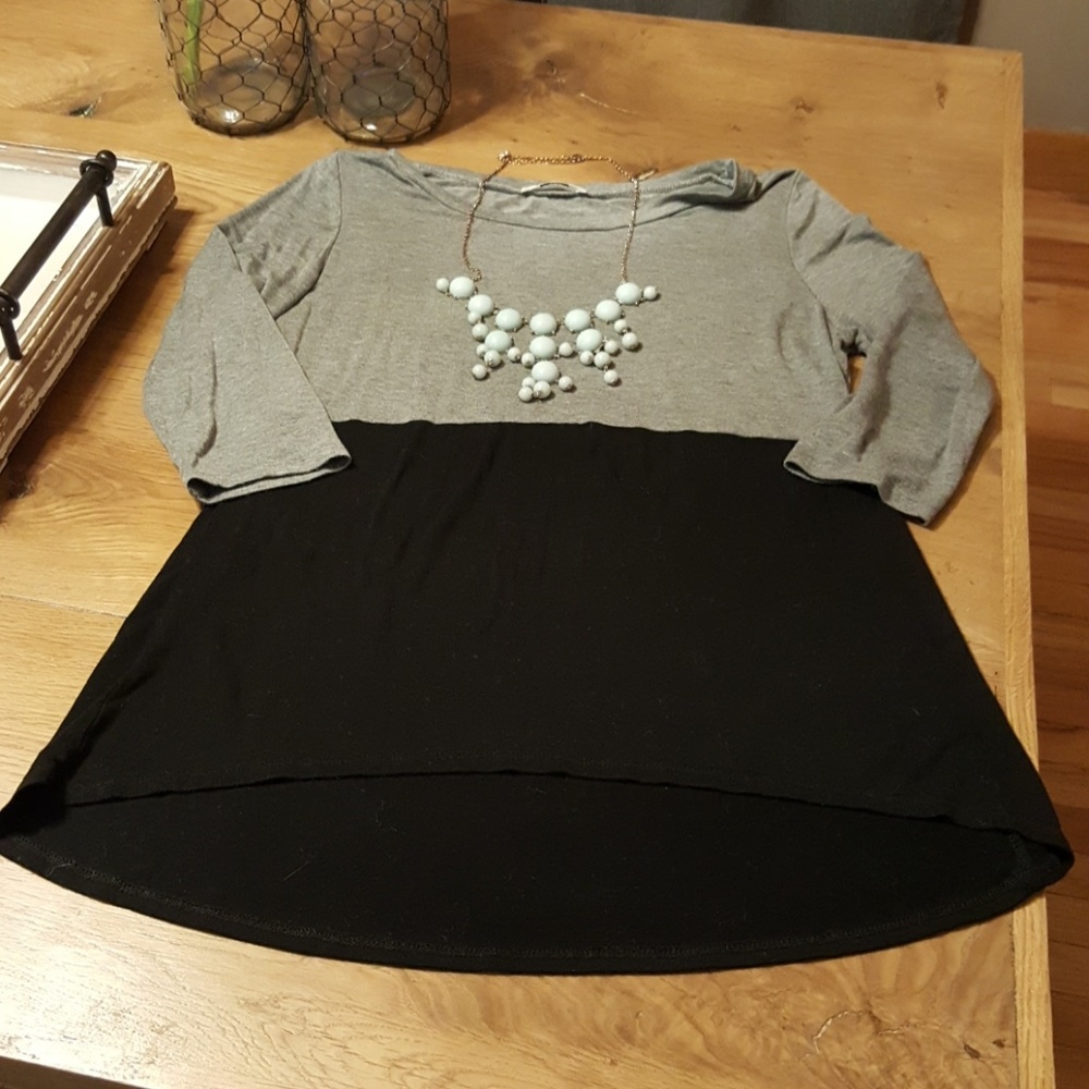 Two-toned 3/4 length shirt